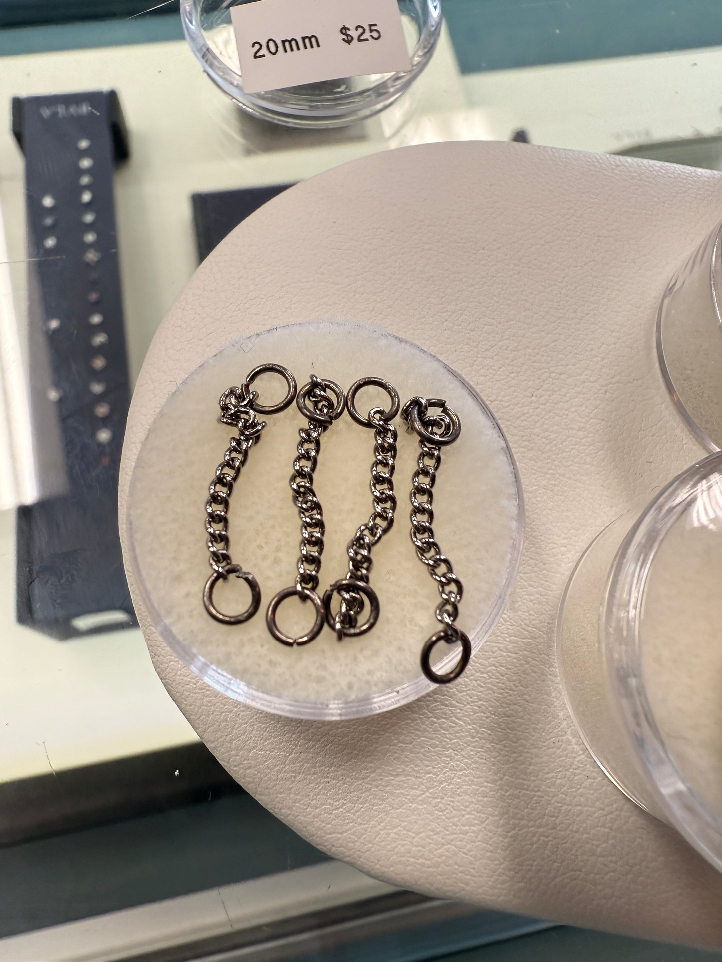 ASTM F-136 Titanium chain for body piercing. Nose chain, ear chain