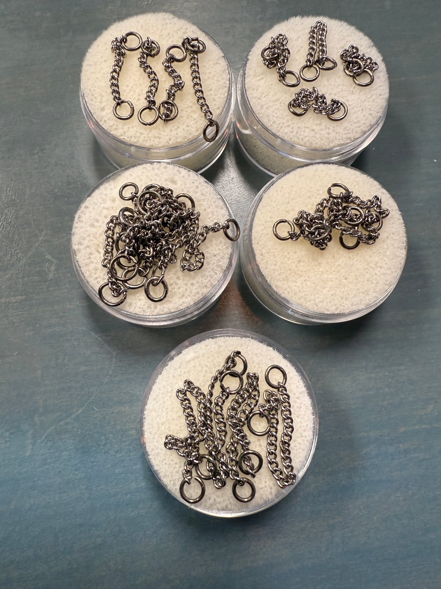 ASTM F-136 Titanium chain for body piercing. Nose chain, ear chain
